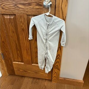 Pehr Essentials soft sea (light blue/gray) romper with zipper size 12-18 months